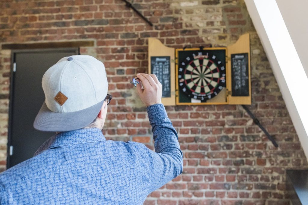 dart throwing